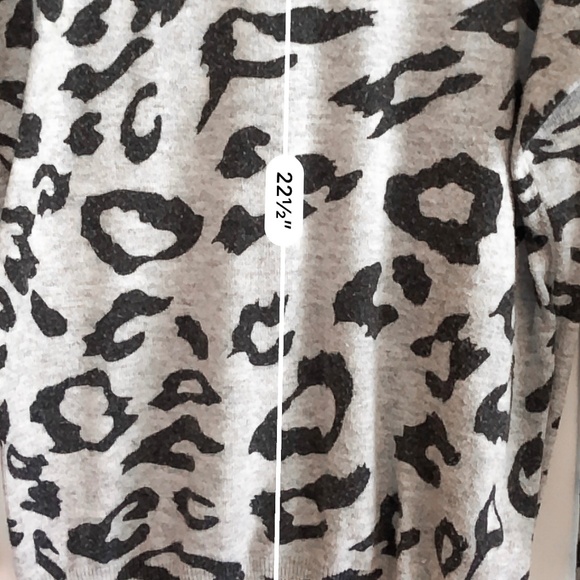 🐆FOREVER 21 LEOPARD PRINT BLOUSE🐆 - Picture 5 of 5